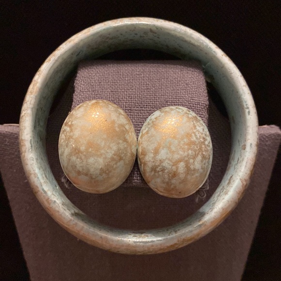 Green/gold Easter egg pierced earrings with matching bracelet - Picture 1 of 8